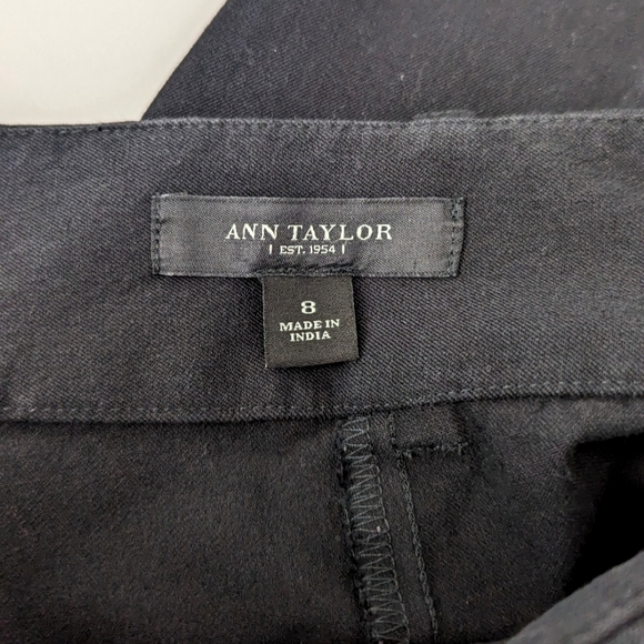 Ann Taylor Back Zip Seamed Slim Straight Stretch Pant size 8 Black - Picture 4 of 10